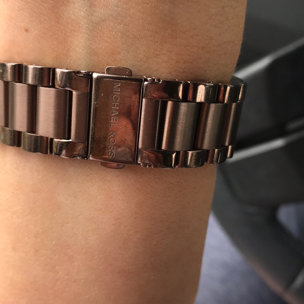 Micheal kors smart watch - Picture 3 of 4